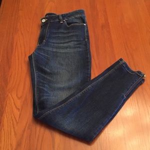 White House Black Market Skinny Leg Jeans